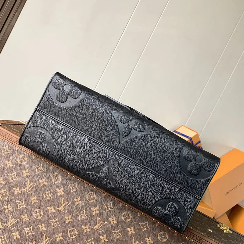 Classic Women Black Handbag Classic Women Black Handbag