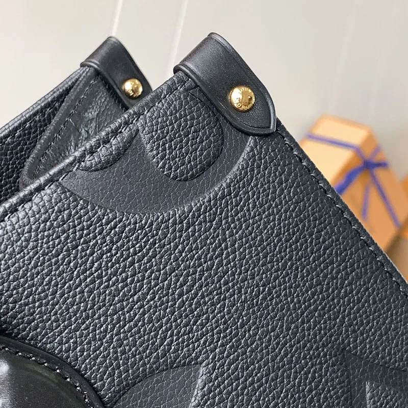 Classic Women Black Handbag Classic Women Black Handbag