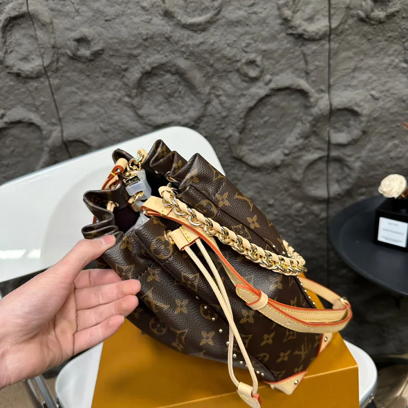 Neo Noe Bucket Bag Neo Noe Bucket Bag